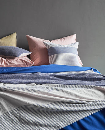Kovai blanket, ultramarine & natural, 50% linen & 50% cotton
