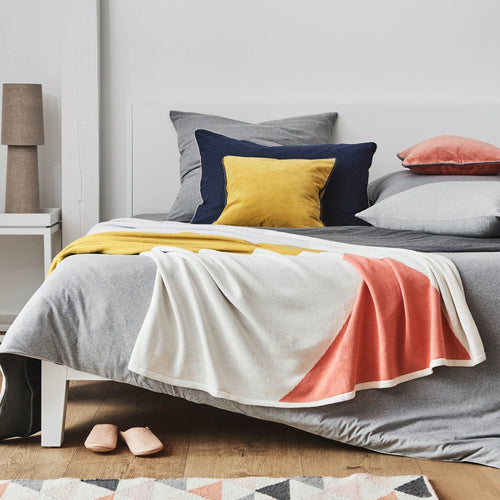 Bright mustard & Silver grey & Light papaya Kabral Decke | Home & Living inspiration | URBANARA