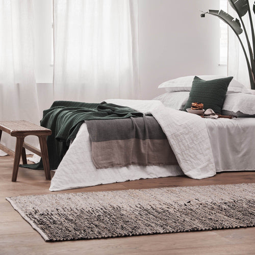 White & Black & Natural Daugai Teppich | Home & Living inspiration | URBANARA