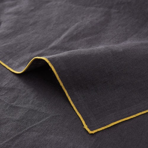 Dark grey & Bright mustard Alvalade Tischläufer | Home & Living inspiration | URBANARA