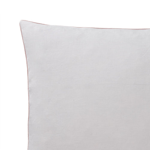 Light grey & Powder Pink Alvalade Kissenhülle | Home & Living inspiration | URBANARA