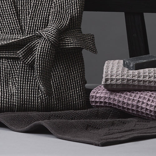 Osuna Bath Mat in charcoal | Home & Living inspiration | URBANARA