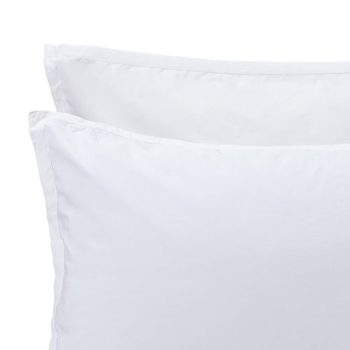 White Balaia Bettdeckenbezug | Home & Living inspiration | URBANARA