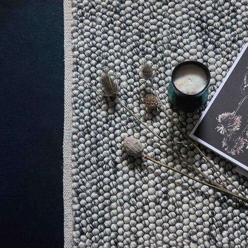 Ravi rug, off-white & grey, 70% new wool & 30% viscose & 100% cotton | URBANARA wool rugs