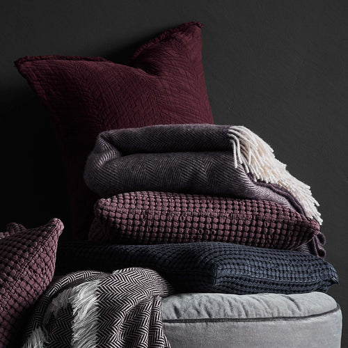 Plum & Cream Salantai Decke | Home & Living inspiration | URBANARA