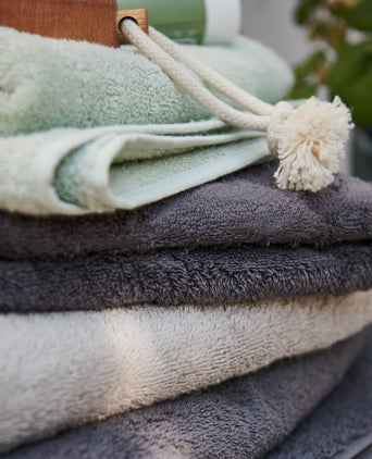 Faia Towel charcoal, 100% organic cotton