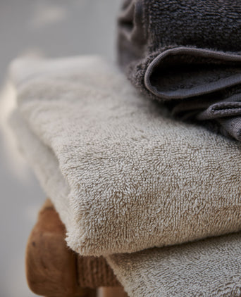 Faia Towel stone grey, 100% organic cotton