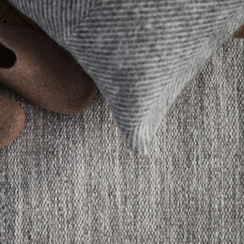 Pugal rug in sandstone melange, 100% wool |Find the perfect wool rugs