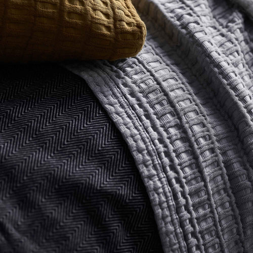 Grey Novas Tagesdecke | Home & Living inspiration | URBANARA