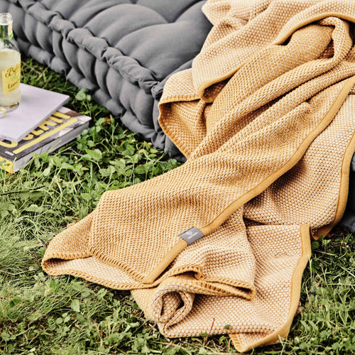 Alvor Blanket in mustard & off-white | Home & Living inspiration | URBANARA