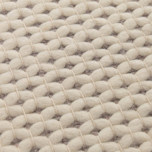 Lona rug in ivory & grey, 70% wool & 30% cotton |Find the perfect wool rugs