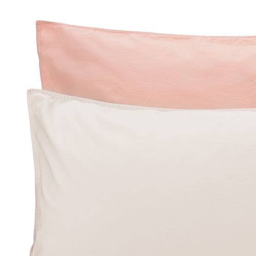 Peral Percale Bed Linen in natural & light dusty pink | Home & Living inspiration | URBANARA