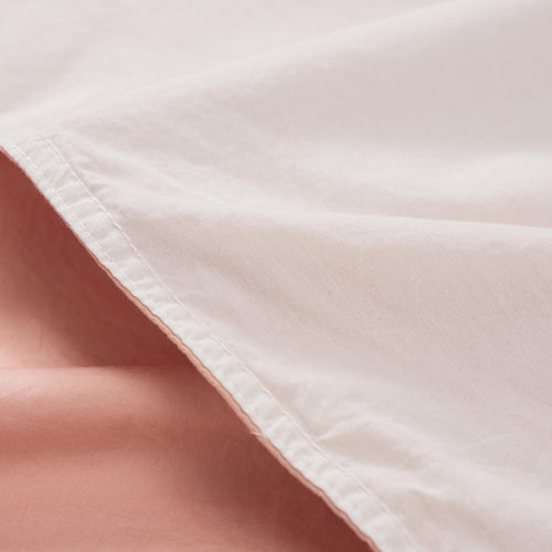 Peral Percale Bed Linen natural & light dusty pink, 100% combed cotton | URBANARA percale bedding