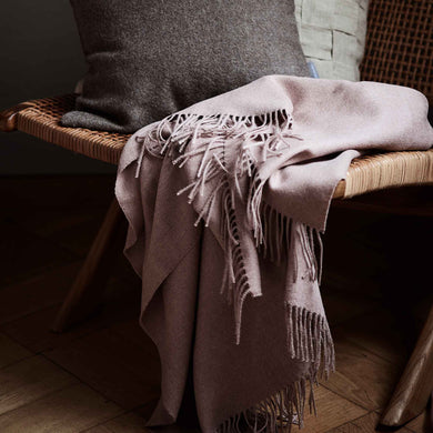 Arica blanket, dusty pink, 100% baby alpaca wool