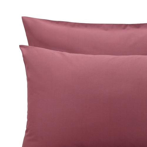 Perpignan Pillowcase raspberry rose, 100% combed cotton | URBANARA percale bedding