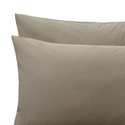 Perpignan Percale Bed Linen olive green, 100% combed cotton | URBANARA percale bedding