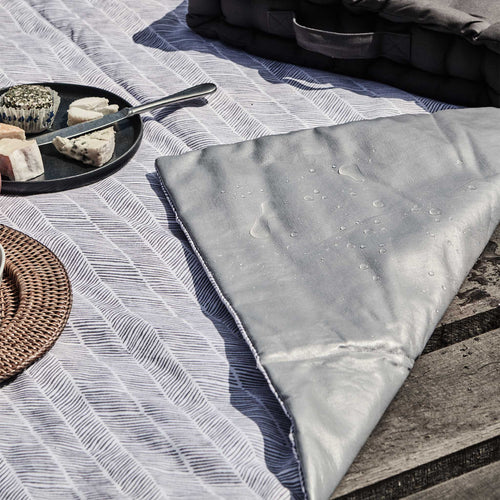 Mallur Picnic Blanket in green grey & natural white & green grey | Home & Living inspiration | URBANARA