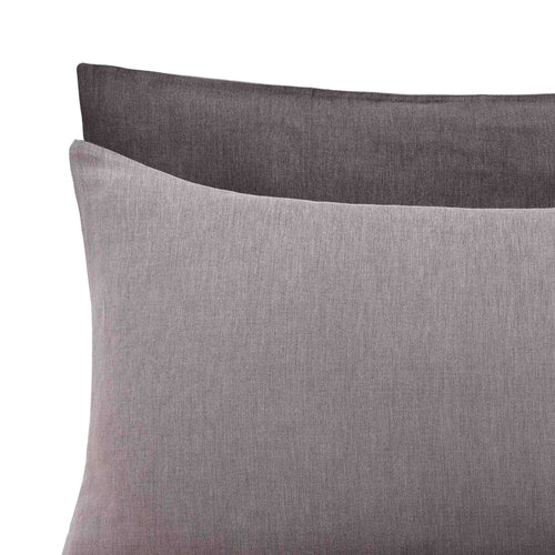 Powder Pink & Black Sobral Bettdeckenbezug | Home & Living inspiration | URBANARA