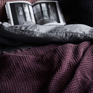 Veiros Sao bedspread, bordeaux red, 100% cotton