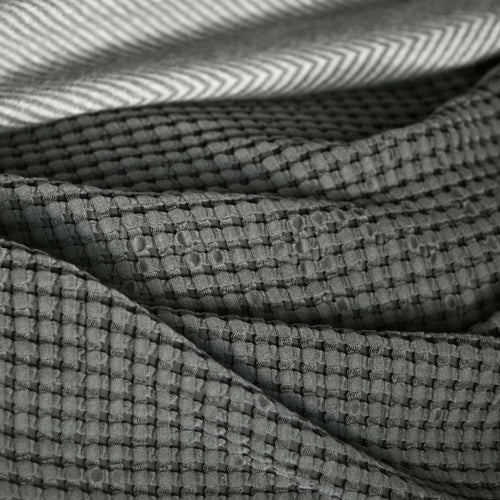 Veiros Sao bedspread, moss green, 100% cotton | URBANARA bedspreads & quilts