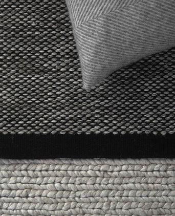 Odis rug, grey brown & off-white & black, 87% new wool & 9% cotton & 4% polyester