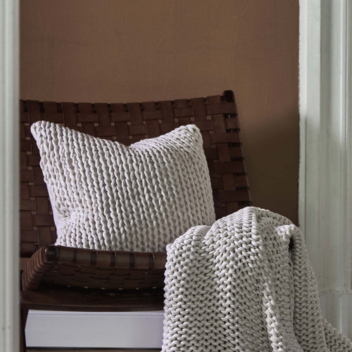 Off-White melange Neiva Kissenhülle | Home & Living inspiration | URBANARA