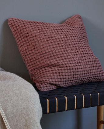 Veiros Cotton Cushion Cover [Maroon]