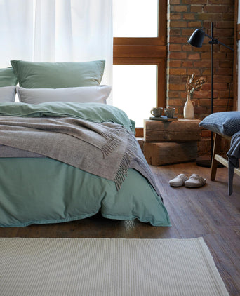 Loha Wool Rug [Ivory/White]
